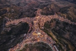Ý: Ngôi làng ở Sicily gây sốt vì hình dạng độc đáo – Khám phá