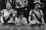 Bức ảnh Vua Charles buồn chán trong lễ đăng cơ của mẹ gây sốt – Khám phá