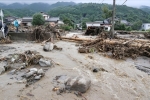 Chùm ảnh: Mưa lũ kinh hoàng càn quét Nhật Bản, nhấn chìm đường xá và nhiều nhà cửa – Khám phá