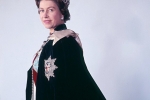 Chuyện ít biết về chiếc vương miện cố Nữ vương Elizabeth II đội trong bức chân dung mới công bố – Khám phá