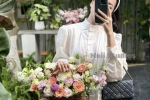 8 set trang phục xinh lịm tim cho chị em đu “trend” chụp ảnh hoa đón Thu – Làm đẹp