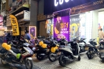 Độc lạ Sài Gòn: Mở sale giữa đêm, khách hàng nườm nượp mua sắm – Làm đẹp
