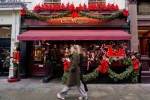 Rộn ràng Giáng sinh trên khắp thế giới: Đường phố sáng rực tạo nên không khí lễ hội đầy kỳ diệu và hy vọng – Khám phá