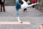Xôn xao vụ nữ blogger Trung Quốc mặc đồ bó sát tập yoga tại di tích lịch sử, dân mạng: “Động tác đẹp đến mấy cũng thành sai!” – Khám phá