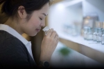 Giới trẻ Trung Quốc dùng nước hoa như liệu pháp mùi hương để giảm căng thẳng – Khám phá