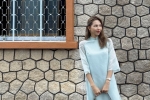 Mỹ nhân Việt diện áo dài local brand du xuân mùng 3 Tết: Người nhẹ nhàng với tông hồng, người ưu ái sắc xanh – Làm đẹp