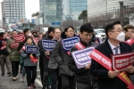 Khủng hoảng y tế tại Hàn Quốc: Kế hoạch tăng tuyển sinh không thay đổi, người người nhà nhà đổ xô đến học viện ôn thi vào trường y – Khám phá