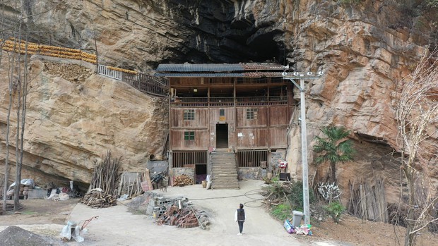Ngôi nhà vách đá “không tranh chấp với đời” hơn 100 tuổi, sở hữu 2 yếu tố ít nơi có – Khám phá
