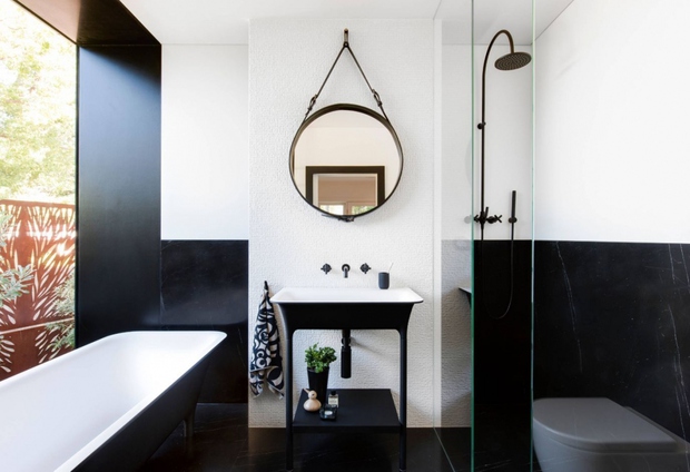 Chiêm ngưỡng hai sắc màu trắng – đen trong thiết kế nhà tắm – Làm đẹp
