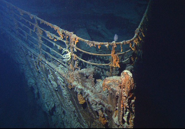 Cận cảnh con tàu Titanic huyền thoại bị bao trùm bởi vẻ u ám sau 111 năm nằm sâu dưới đại dương – Khám phá