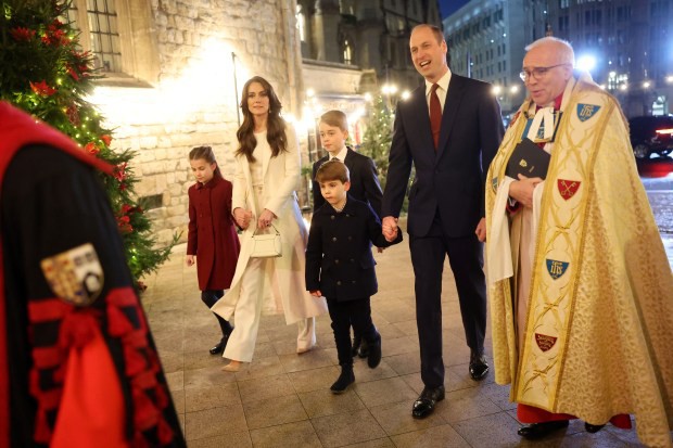 Gia đình William – Kate “gây bão” khi cùng xuất hiện trước truyền thông, Hoàng tử út lại chiếm spotlight với khoảnh khắc hài hước – Khám phá