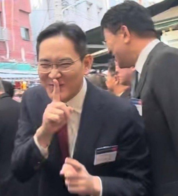 Chủ tịch Samsung “gây bão” với bức ảnh chưa từng có, khiến dân mạng Hàn Quốc cực tò mò một điều – Khám phá