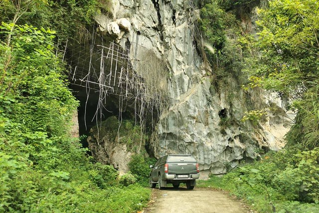 Hang động trong núi ở nơi cách Hà Nội hơn 100km, du khách nhận xét tới đây “ngỡ như đi xuống địa ngục” – Du lịch
