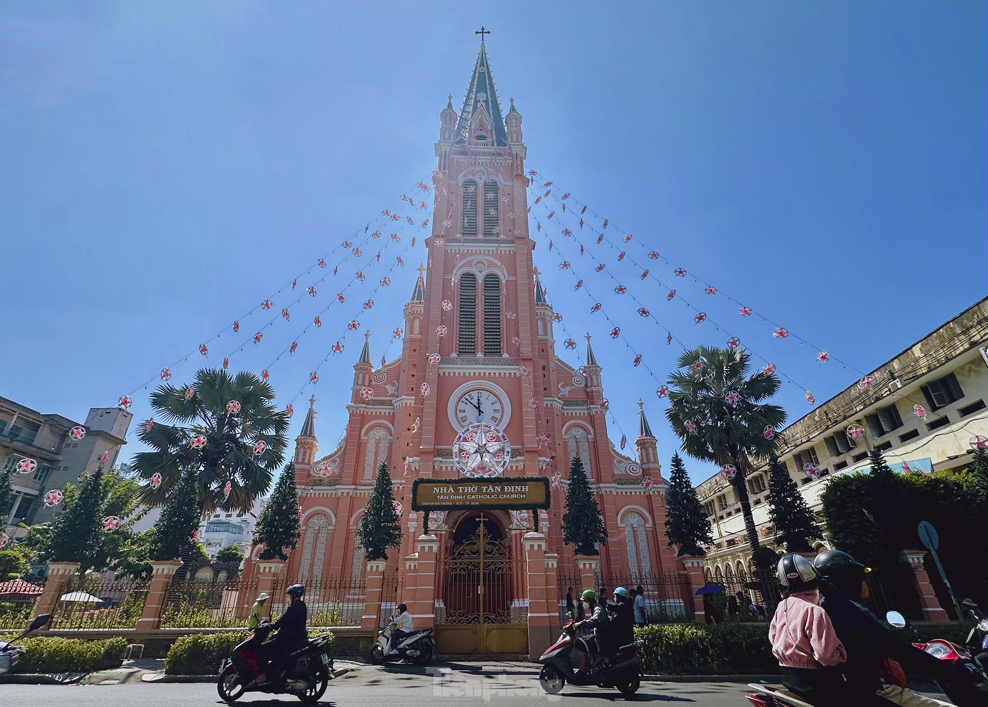 Chiêm ngưỡng kiến trúc nhà thờ màu hồng độc nhất ở TPHCM vừa lọt top điểm đến đẹp nhất thế giới – Du lịch