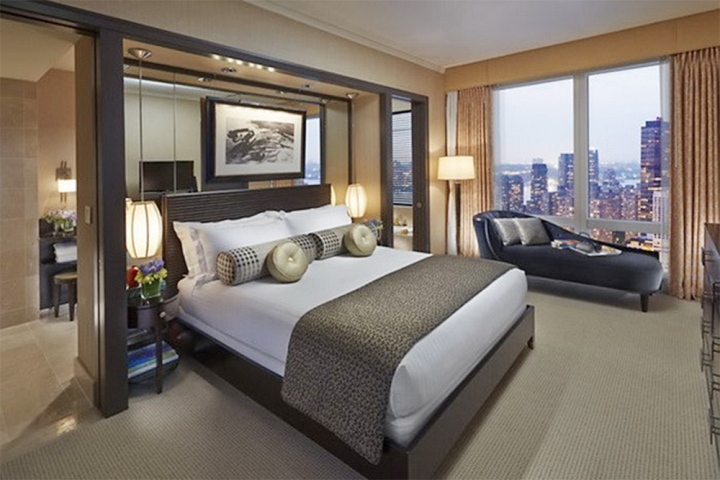 Miếng vải trải ngang giường khách sạn có công dụng gì? – Du lịch