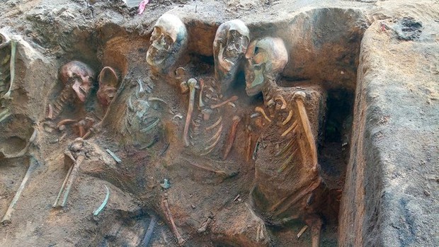 Hé lộ ngôi mộ tập thể với 1.000 bộ xương dồn chặt vào nhau – Khám phá