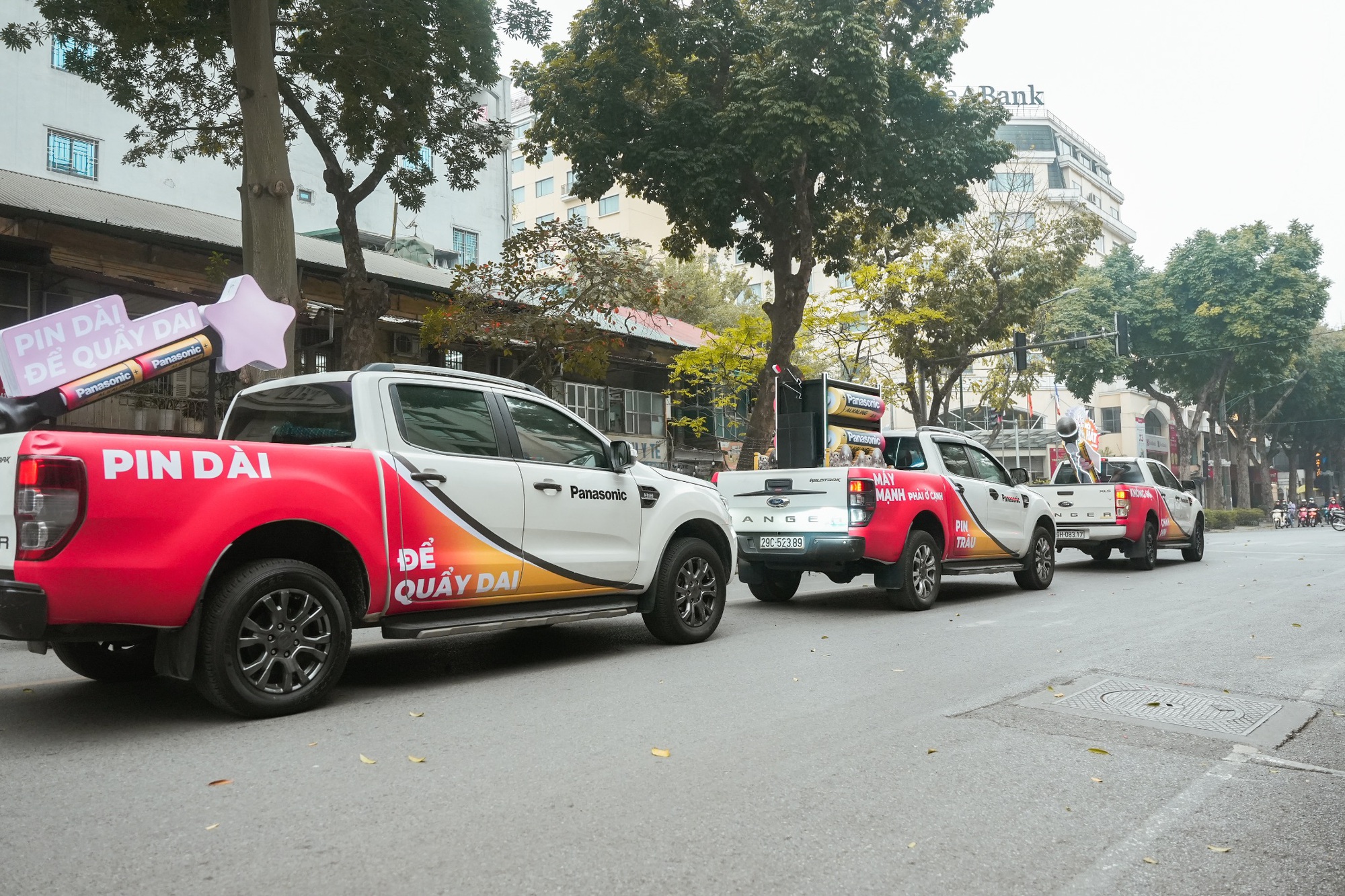 Giới trẻ “rần rần” check-in cùng đoàn xe lạ xuất hiện tại Hà Nội, TP.HCM – Làm đẹp
