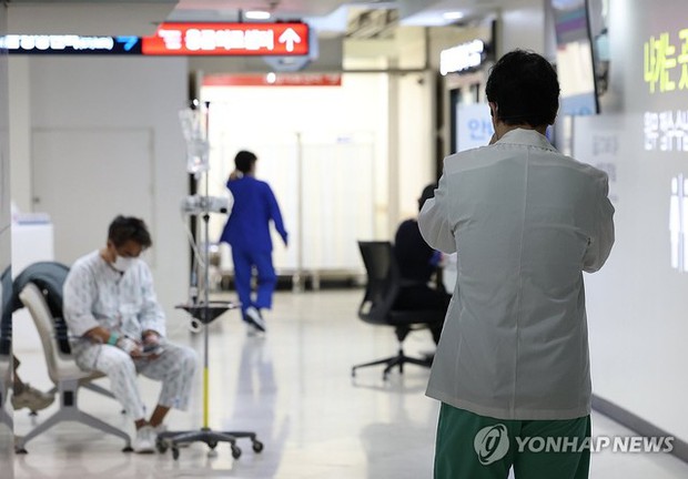 13 ngày khủng hoảng y tế tại Hàn Quốc: Bệnh nhân cấp cứu không ai tiếp nhận, người ở lại kiệt sức đến cùng cực – Khám phá
